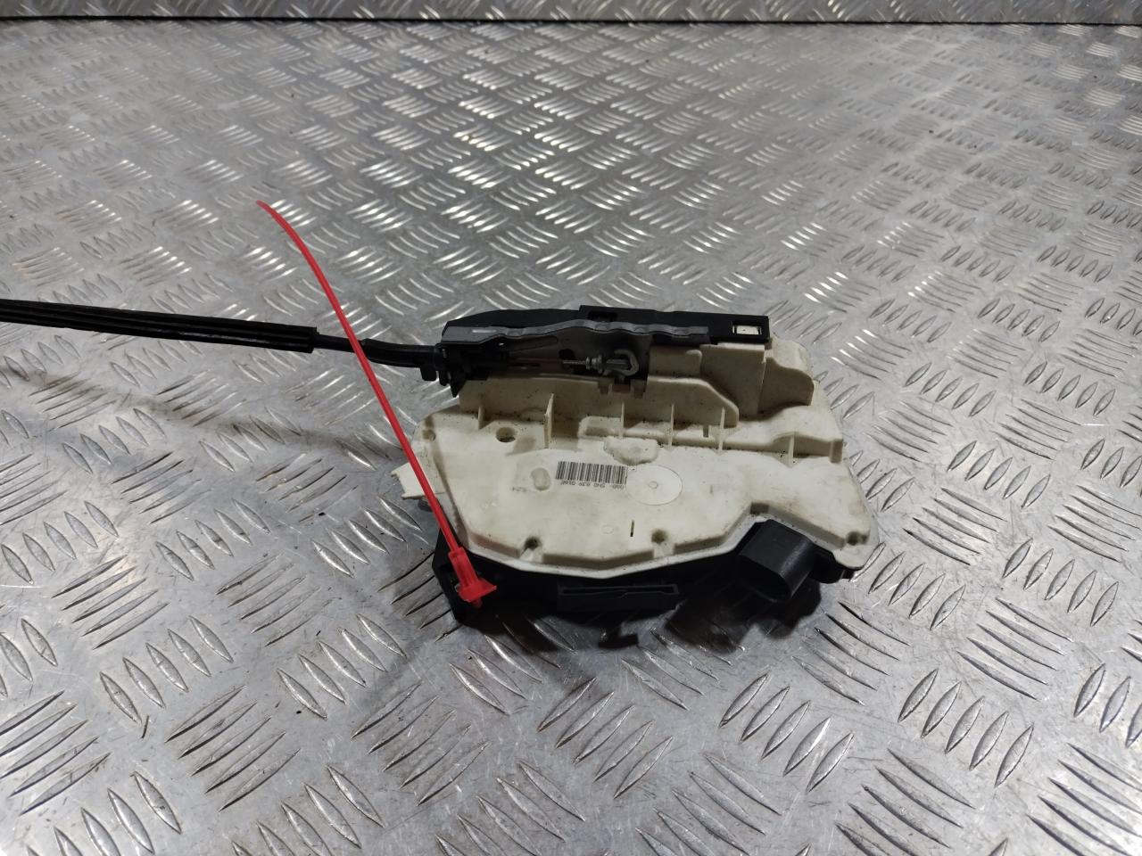 замок двери задней правой Volkswagen Passat CC 1 поколение 2010, 2.0 л., CCZA, бензин, АКПП, седан, 5N0839016B, 5N0839016E - фото №1