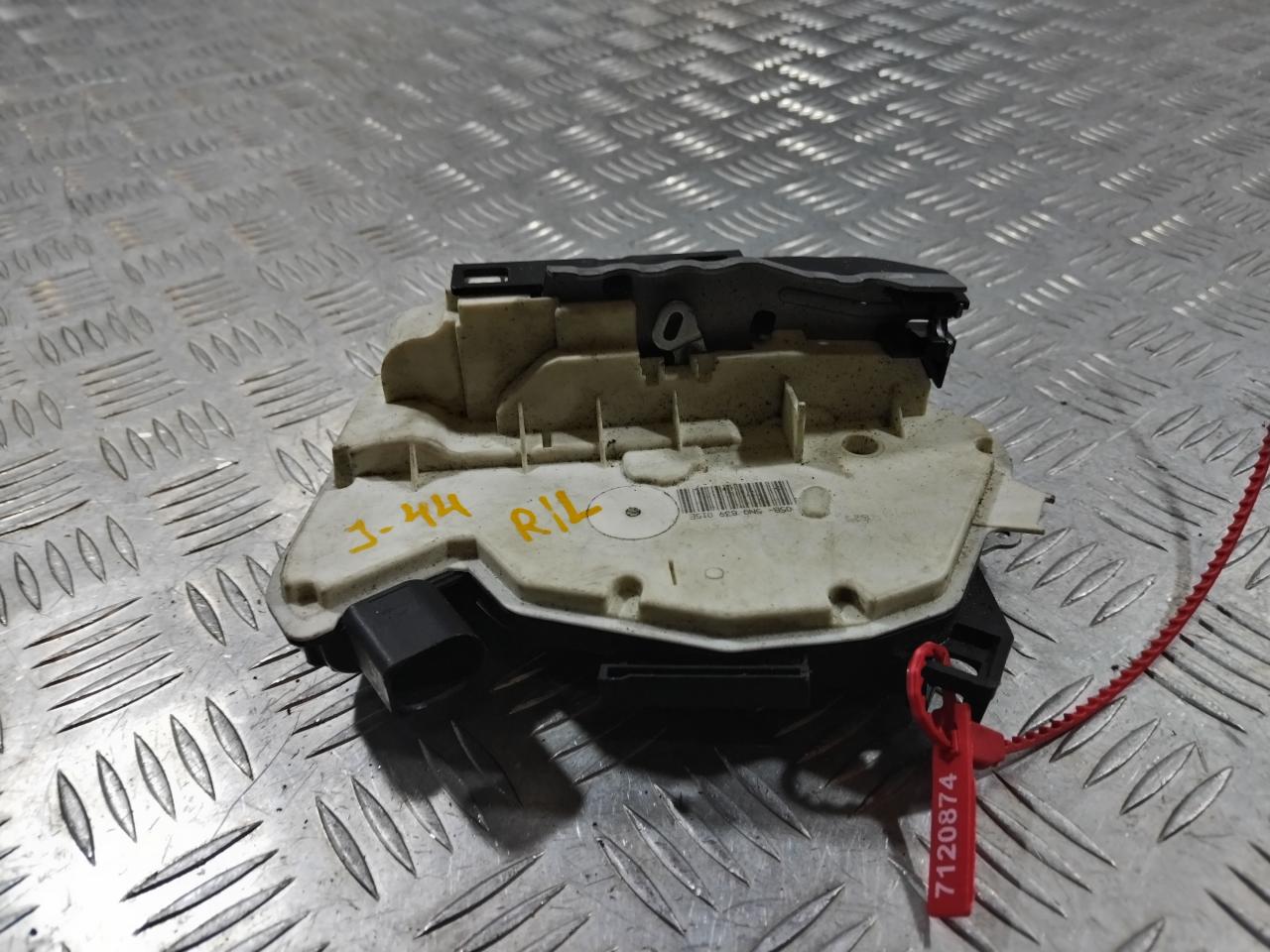 замок двери задней левой Volkswagen Passat CC 1 поколение 2012, 2.0 л., CCZB, бензин, АКПП, купе, 5N0839015E - фото №1