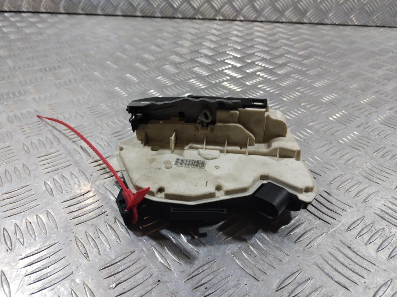 замок двери задней правой Volkswagen Passat CC 1 поколение 2010, 2.0 л., CCZA, бензин, АКПП, седан, 5N0839016B, 5N0839016E - фото №1