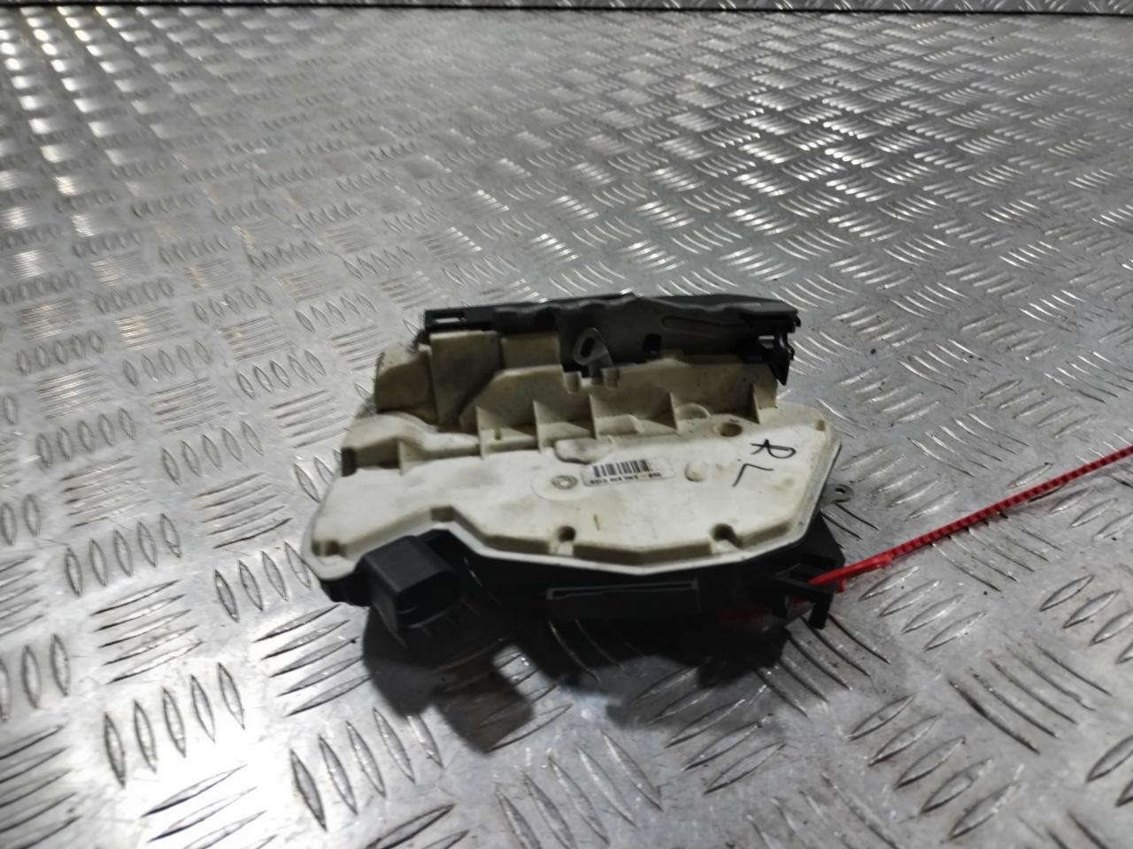 замок двери задней левой Volkswagen Passat CC 1 поколение 2012, 2.0 л., CCTA, бензин, АКПП, купе, 5N0839015B - фото №1