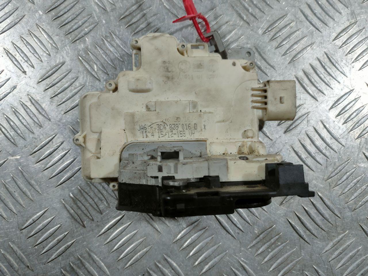 замок двери задней правой Skoda Superb 2 поколение 2013, 3.0 л., бензин, внедорожник 5 дв., 3C4839016D - фото №1