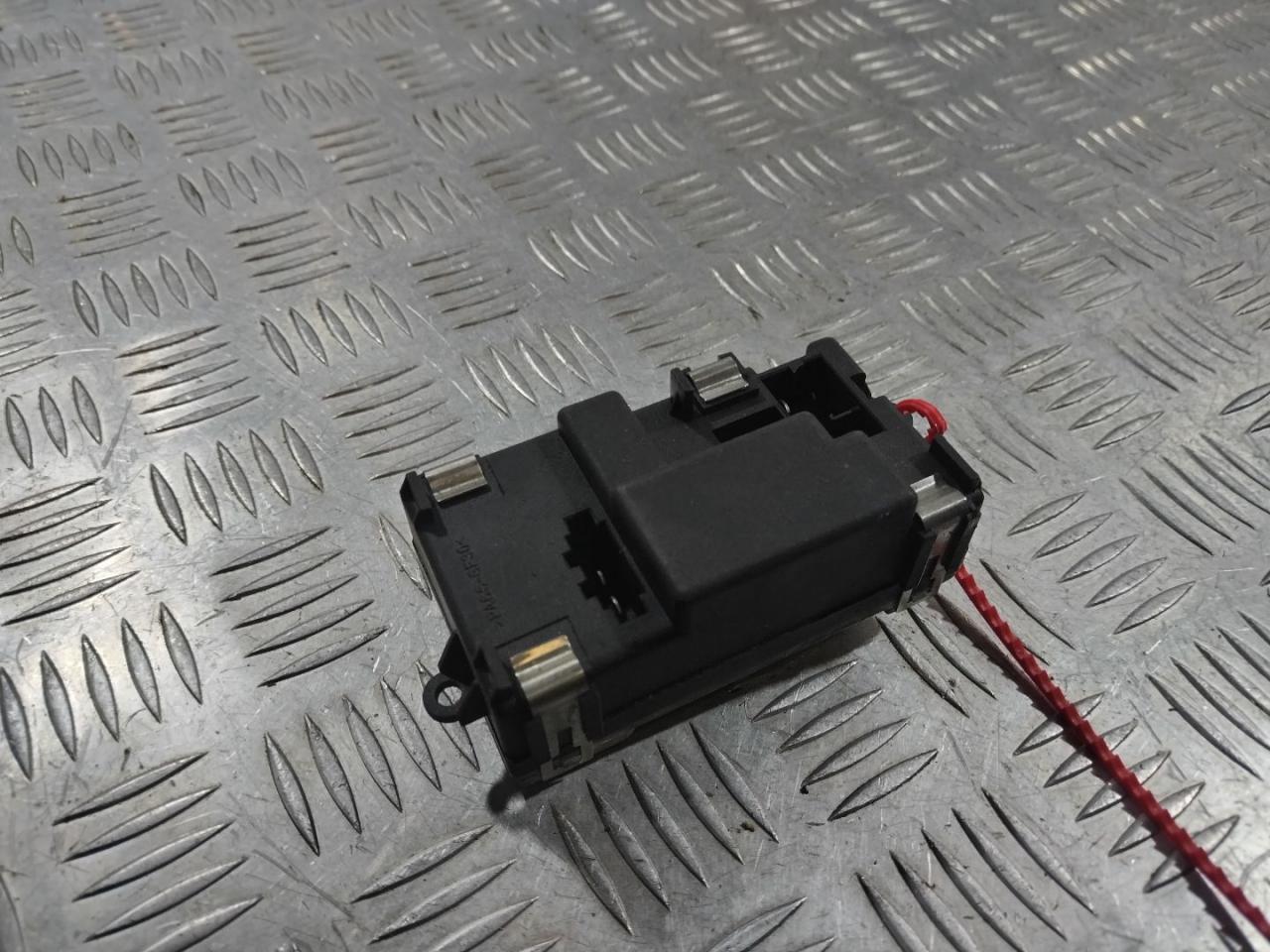 сопротивление печки Volkswagen Passat B6 2008, 4.2 л., BAR, бензин, внедорожник 5 дв., 3C0907521B - фото №1