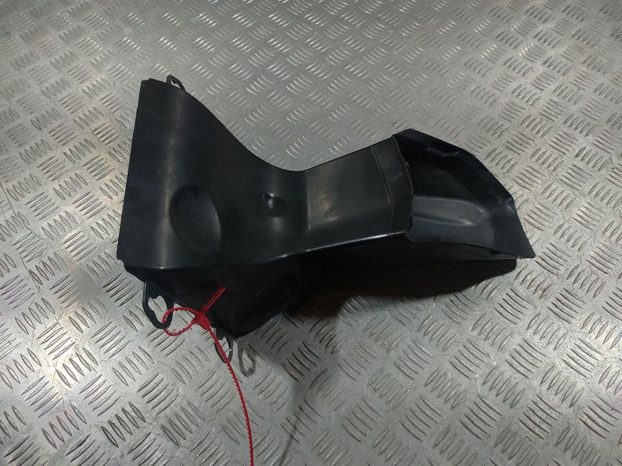 воздухозаборник Audi S6 C7 2014, 3.0 л., CGWA, бензин, АКПП, седан, 4G0121333G - фото №1