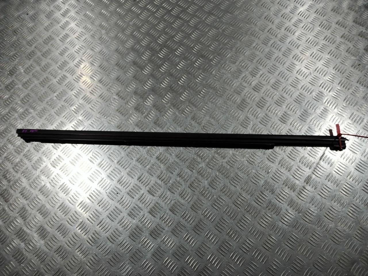 молдинг двери передней правой Porsche Panamera 970 2011, 4.8 л., M 48.20, бензин, АКПП, хетчбэк 5 дв., 97053715601, 97053715601A78 - фото №1