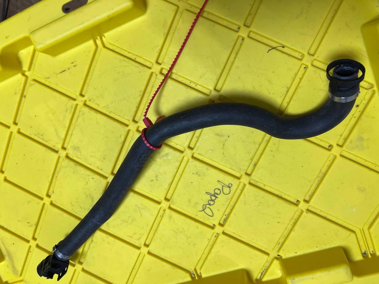 патрубок (трубопровод, шланг) Audi A8 D4/4H 2012, 4.2 л., CDRA, бензин, АКПП, седан, 079133817M - фото №1