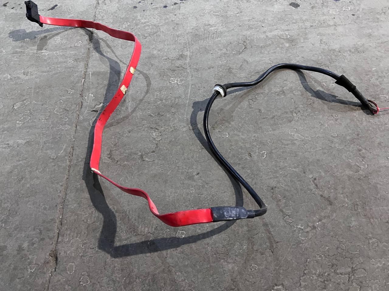 провод высоковольтный Audi A8 D4/4H 2010, 4.2 л., CDRA, бензин, АКПП, седан, 4H4971225B - фото №1