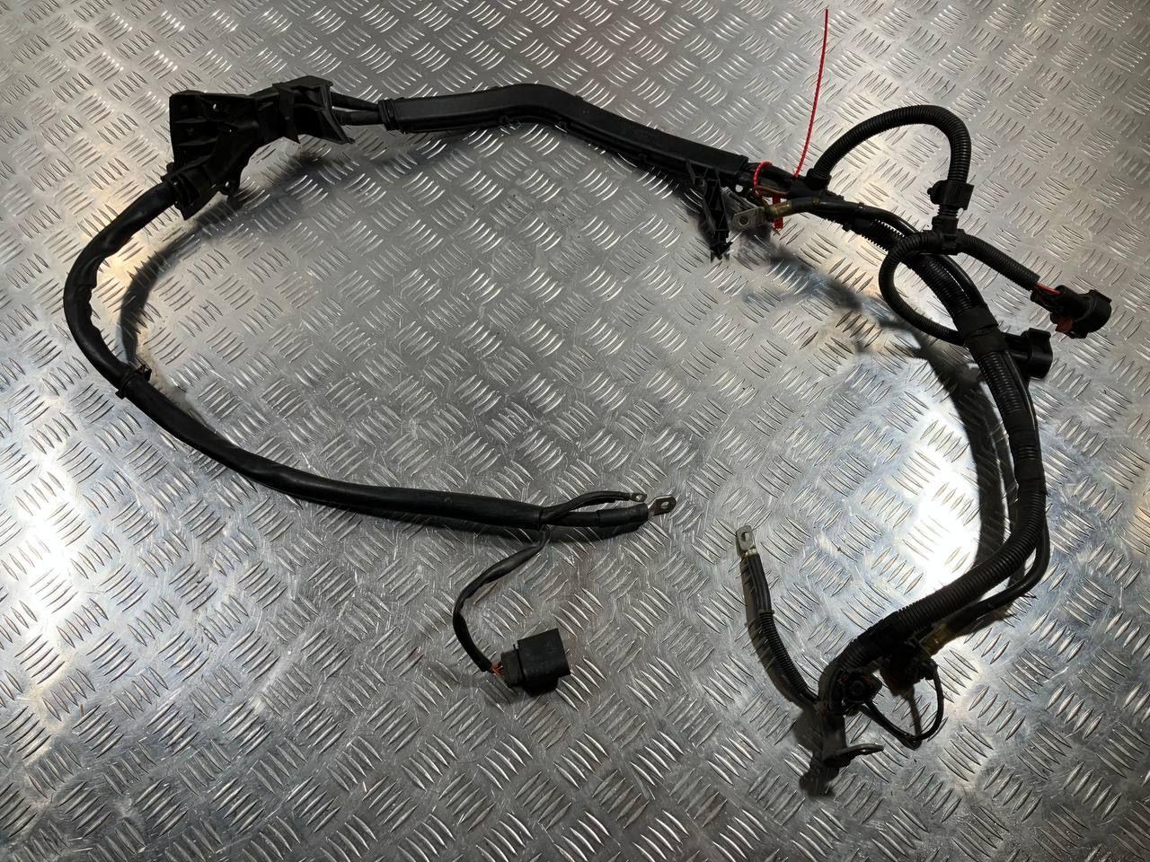 провод высоковольтный Audi A7 4G 2012, 3.0 л., CGWB, бензин, хетчбэк 5 дв., 4G0971824R - фото №1