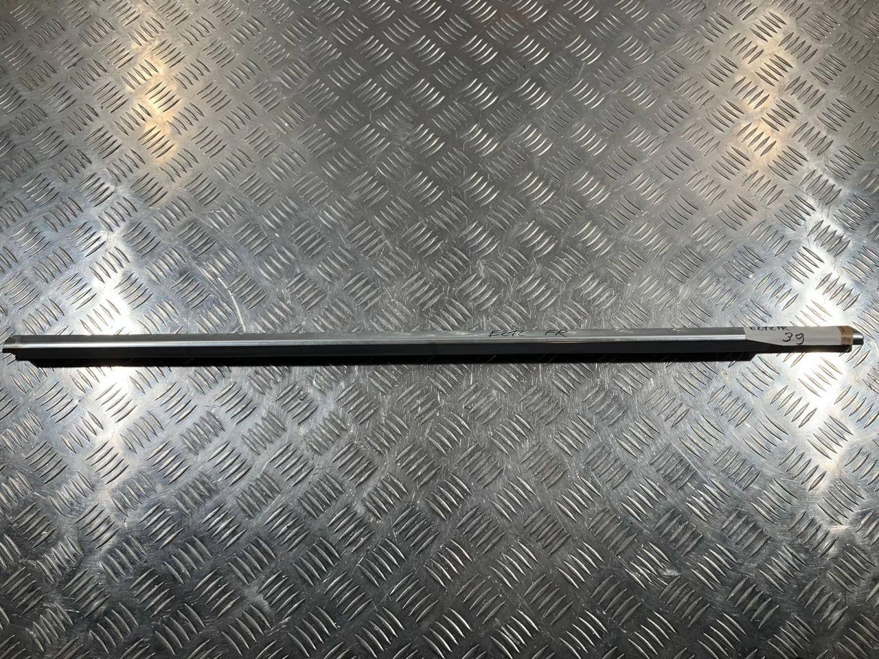 молдинг двери передней правой Mercedes-Benz E-Класс W212/S212/C207/A207 2011, 3.5 л., M 276.952, бензин, АКПП, седан - фото №1