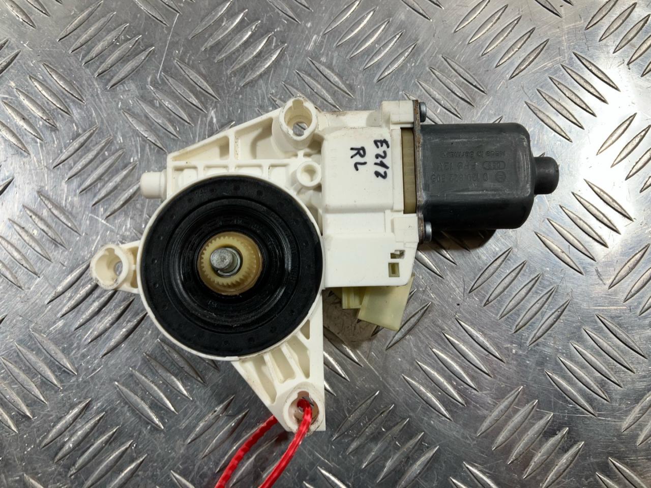 моторчик стеклоподъемника задний левый Mercedes-Benz E-Класс W212/S212/C207/A207 2012, 5.5 л., M 273.970, бензин, АКПП, седан, A2048200542 - фото №1