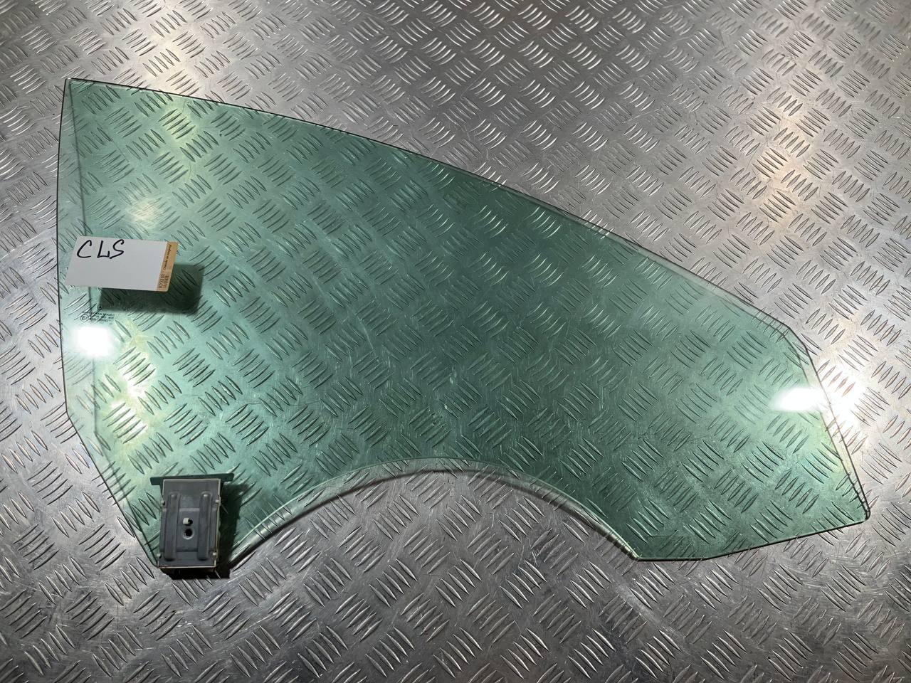 стекло двери передней правой Mercedes-Benz CLS-Класс C218/X218 2012, 4.7 л., M 278.922, бензин, АКПП - фото №1