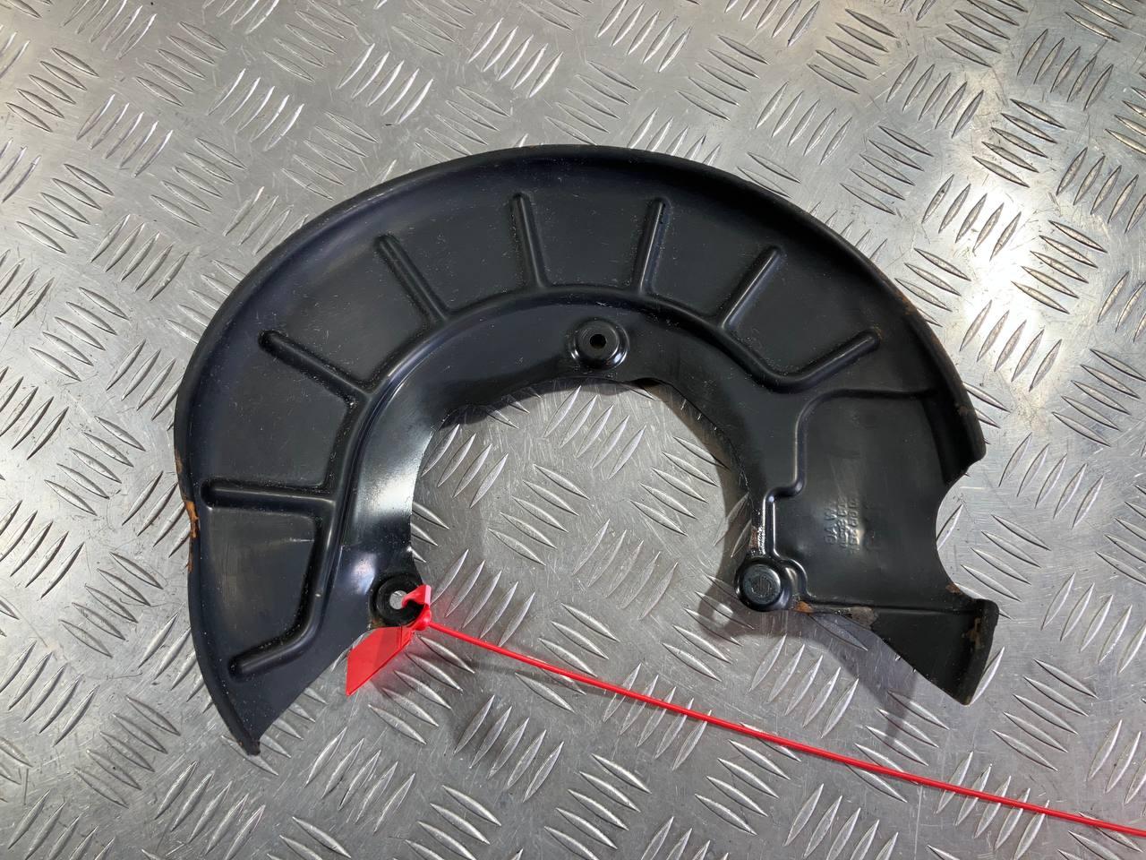 защитный кожух тормозного механизма Volkswagen Passat (USA) 1 поколение 2012, 2.5 л., бензин, АКПП, седан, 1K0615312 - фото №1