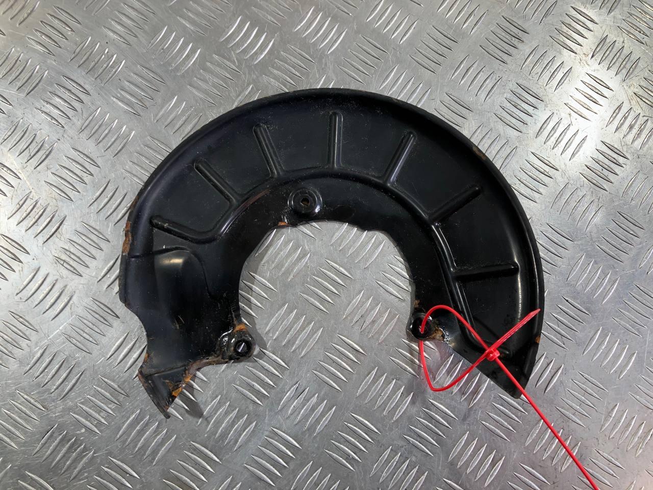 защитный кожух тормозного механизма Volkswagen Passat (USA) 1 поколение 2012, 2.5 л., бензин, АКПП, седан, 1K0615311 - фото №1