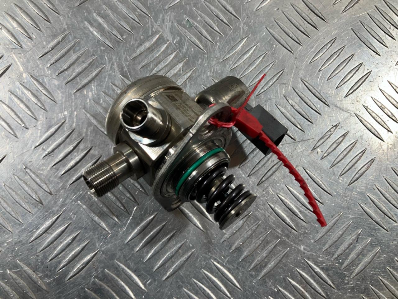 ТНВД Mercedes-Benz S-Класс W222/C217/A217 2014, 4.7 л., M 278.932, бензин, седан, A2780700101, 0261520220, A2780701101 - фото №1