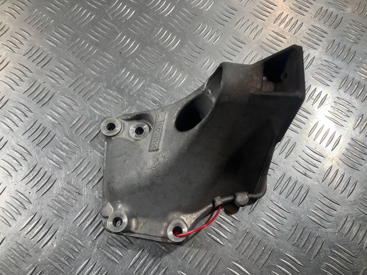 кронштейн двигателя Porsche Panamera 970 2010, 3.6 л., M 46.20, бензин, АКПП, хетчбэк 5 дв., 9481152113R - фото №1