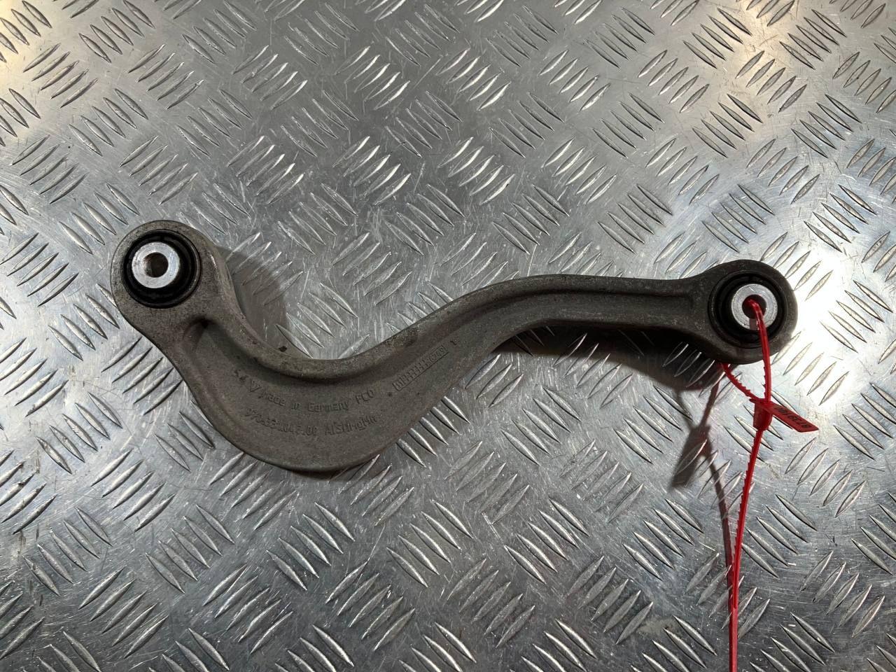 рычаг задний Porsche Panamera 970 2012, 4.8 л., M 48.20, бензин, АКПП, хетчбэк 5 дв., 97033104700 - фото №1