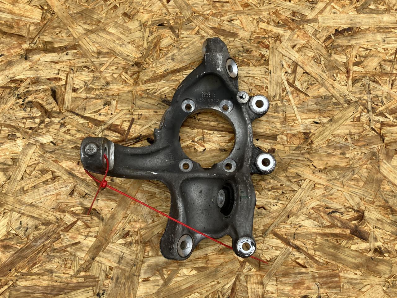 кулак задний правый Mercedes-Benz S-Класс W222/C217/A217 2014, 4.7 л., M 278.928, бензин, АКПП, седан, A2220406 - фото №1