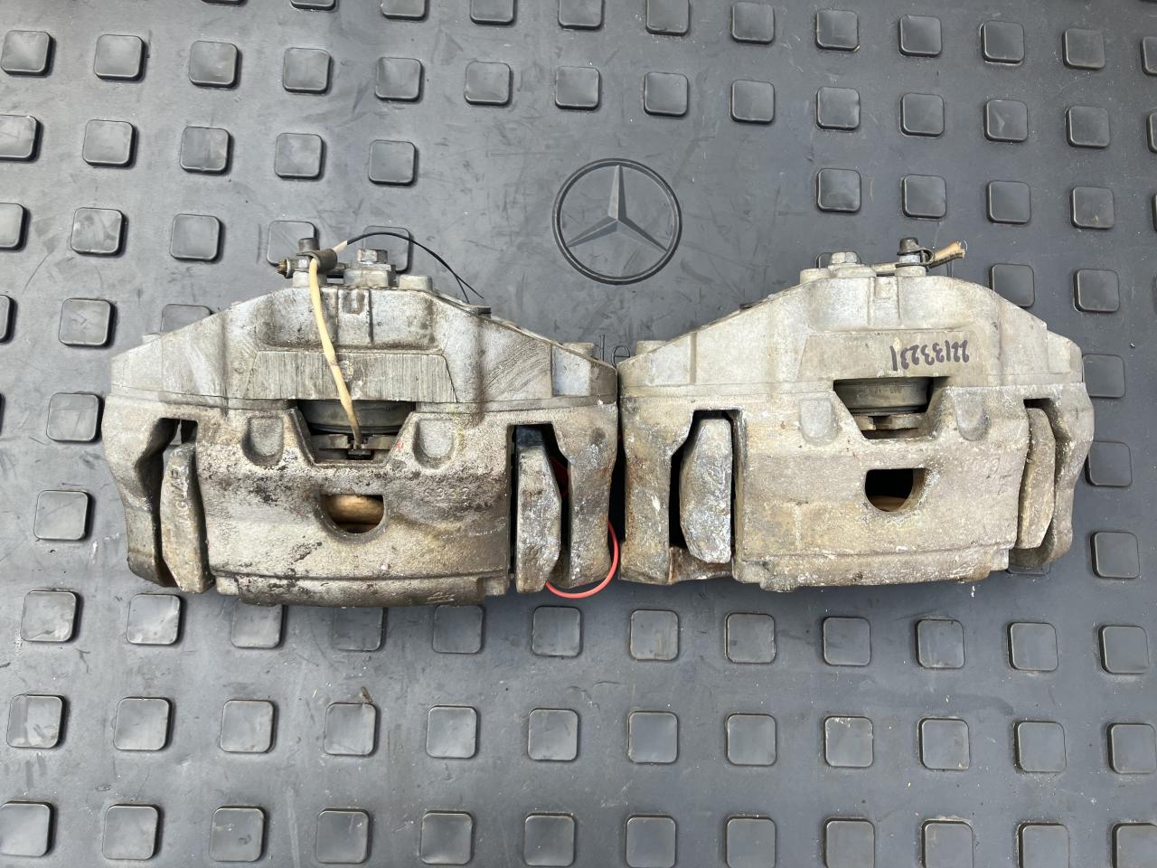 суппорт передний правый Jaguar XJ 4 поколение 2012, 5.0 л., 508PN, бензин, АКПП, седан, C2D23146 - фото №1