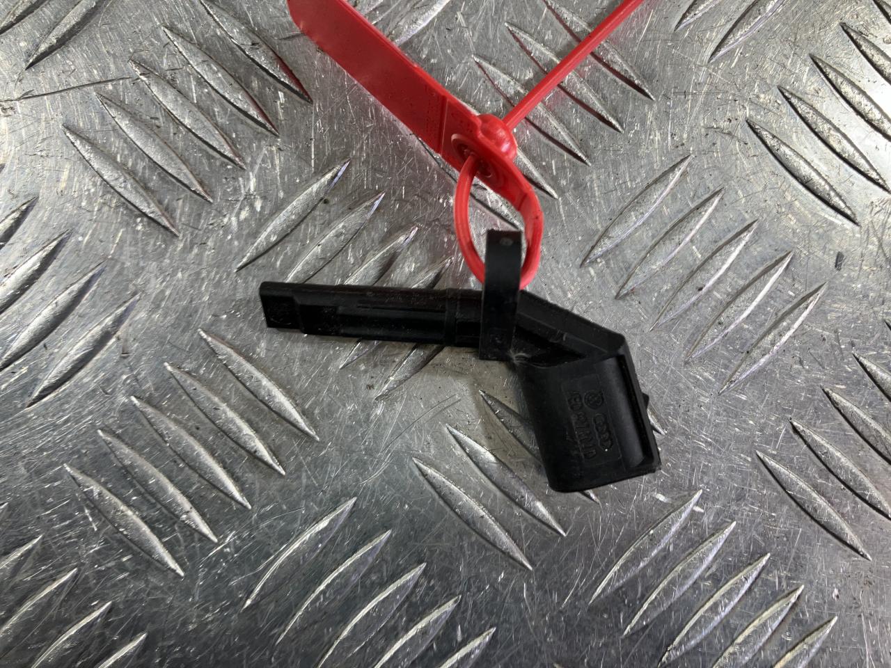 датчик ABS Audi A8 D4/4H 2012, 4.2 л., CDRA, бензин, седан, 4E0927804D - фото №1