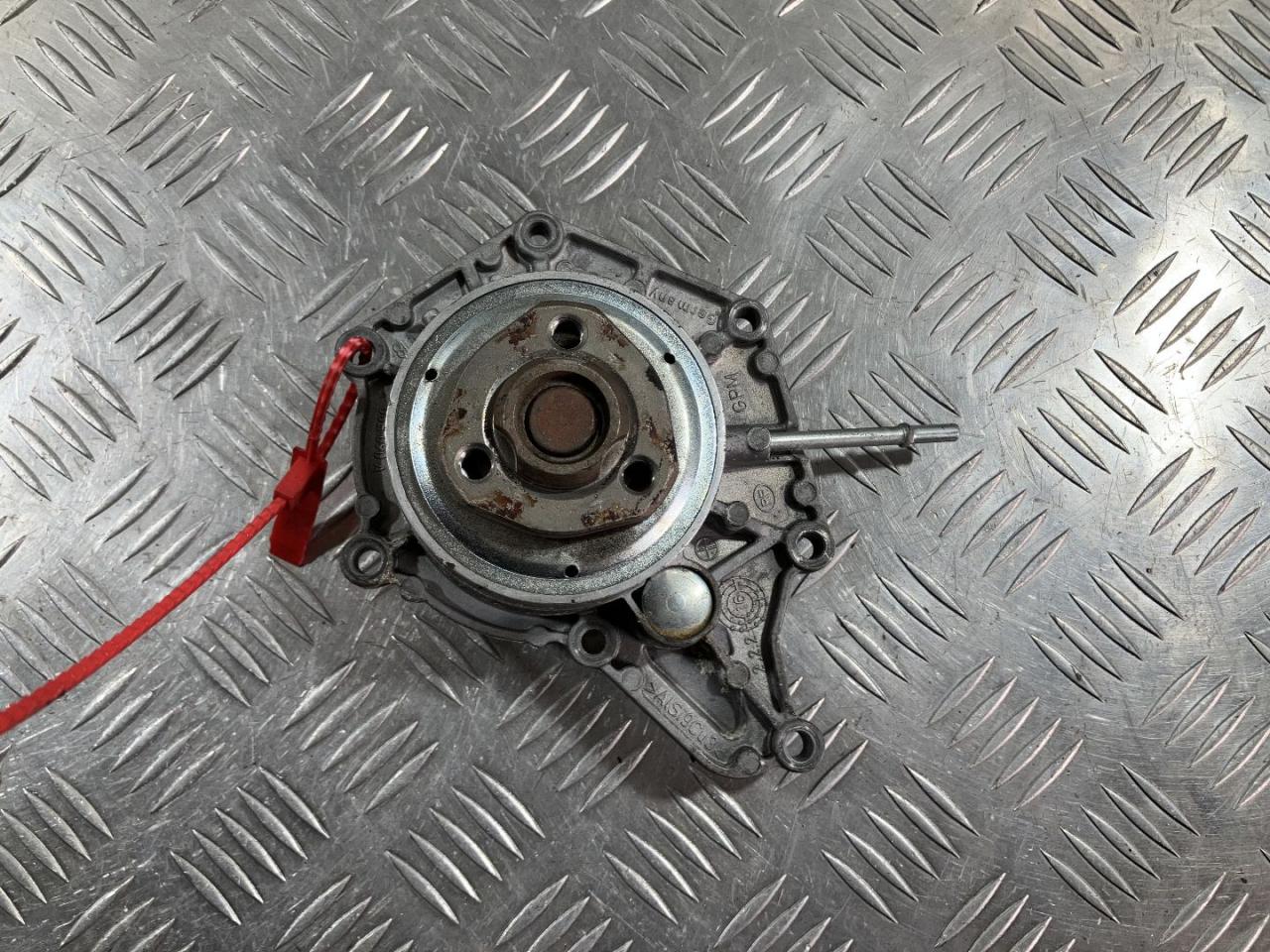 помпа Audi A6 4G/C7 2011, 3.0 л., CGWB, бензин, АКПП, седан, 06E121018, 06E121018K, 06E121016CX, 06E121016Q, 06E121016QX, 06E121018F, 06E121018FX, 06E121018N - фото №1