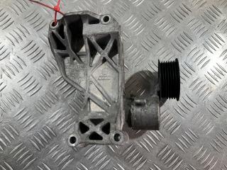 кронштейн генератора Audi Q7 4L [рестайлинг] 2012, 3.0 л., CJWE, бензин, внедорожник 5 дв., 06E903143G