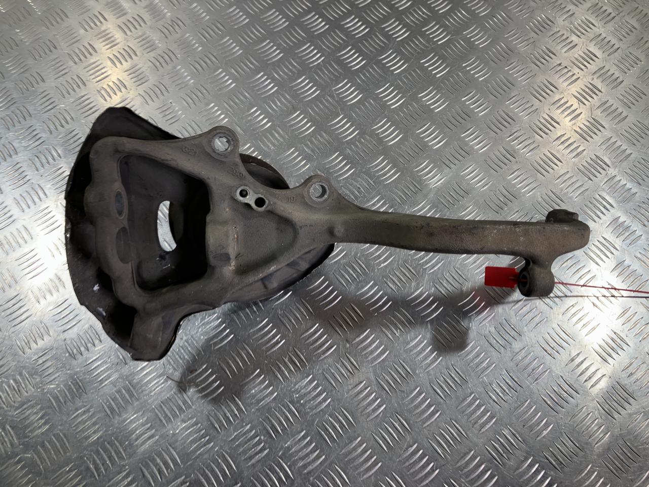 кулак поворотный левый Mercedes-Benz S-Класс W221 2008, 5.5 л., M 273.961, бензин, седан, A2213322901 - фото №1