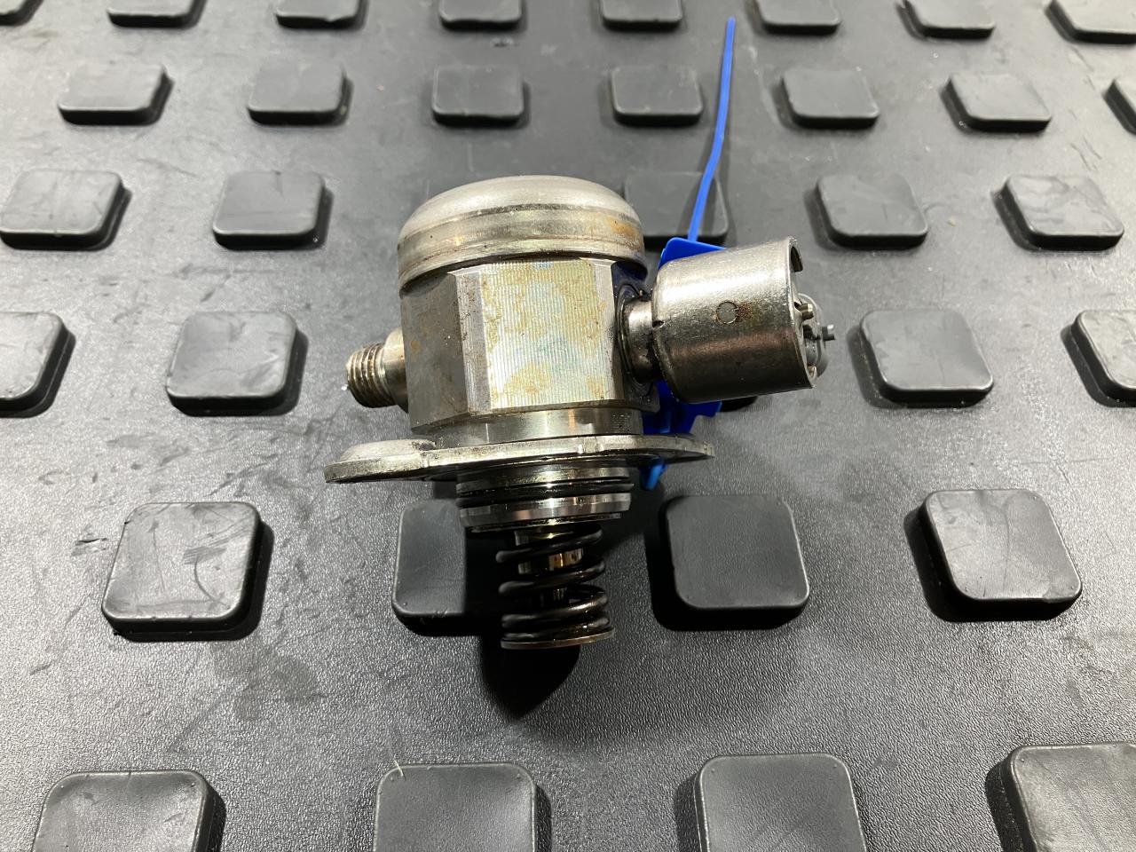 ТНВД Land Rover Range Rover Sport 2 поколение 2016, 5.0 л., 508PN, бензин, седан, DX23-9D376-AA, C2Z31828, DX23-9D376-AB - фото №1