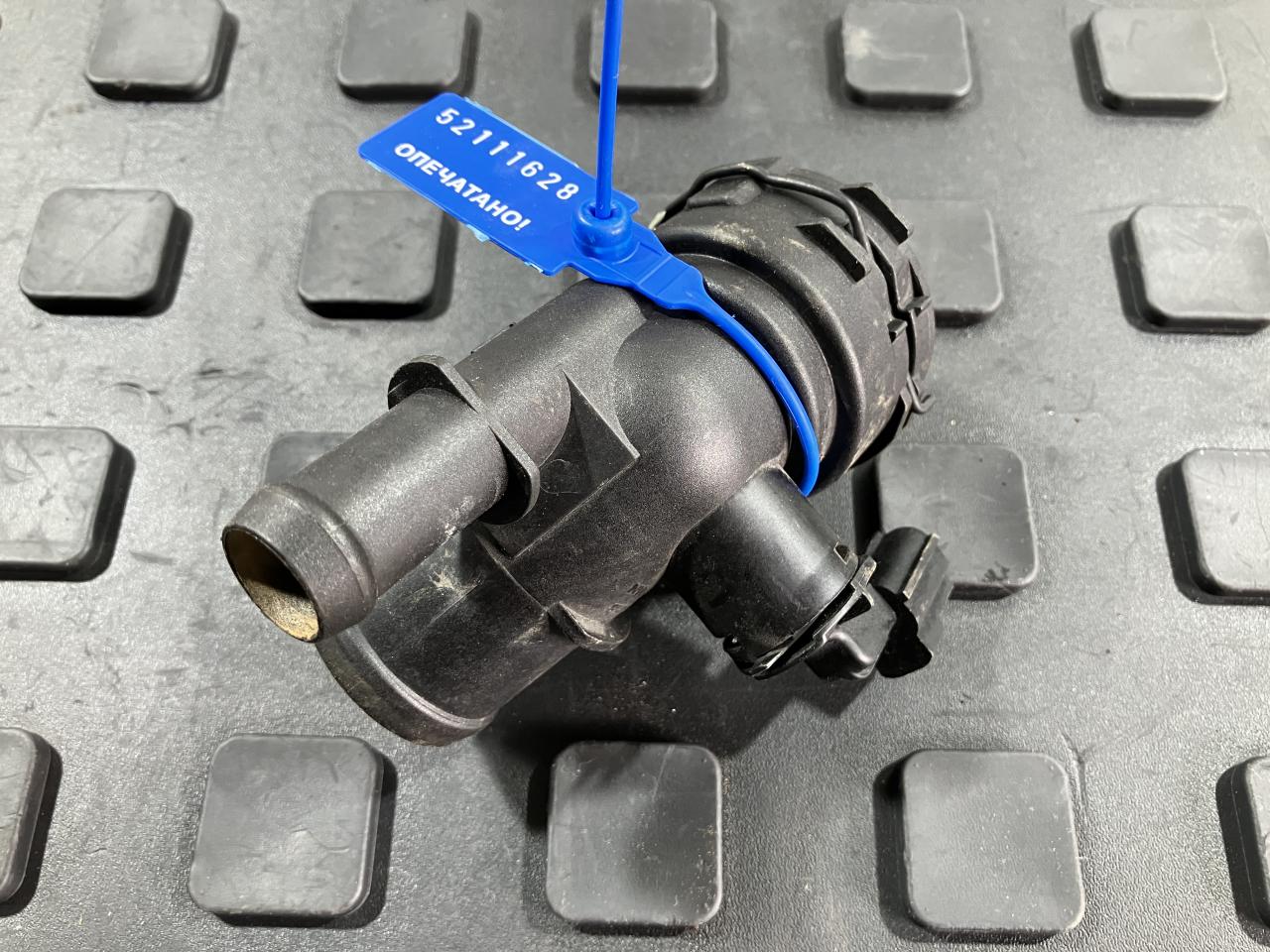 патрубок (трубопровод, шланг) Jaguar XF X250 2010, 5.0 л., 508PN, бензин, седан, 8W836A968AB - фото №1