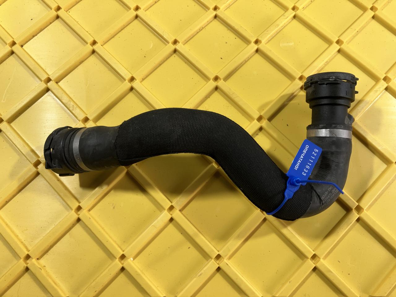 патрубок (трубопровод, шланг) Audi A7 4G 2014, 3.0 л., CGWB, бензин, АКПП, хетчбэк 5 дв., 4G0121049Q - фото №1