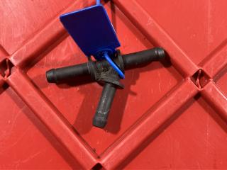 фланец (тройник) системы охлаждения Audi Q7 4L [рестайлинг] 2014, 3.0 л., CTWB, бензин, АКПП, внедорожник 5 дв.