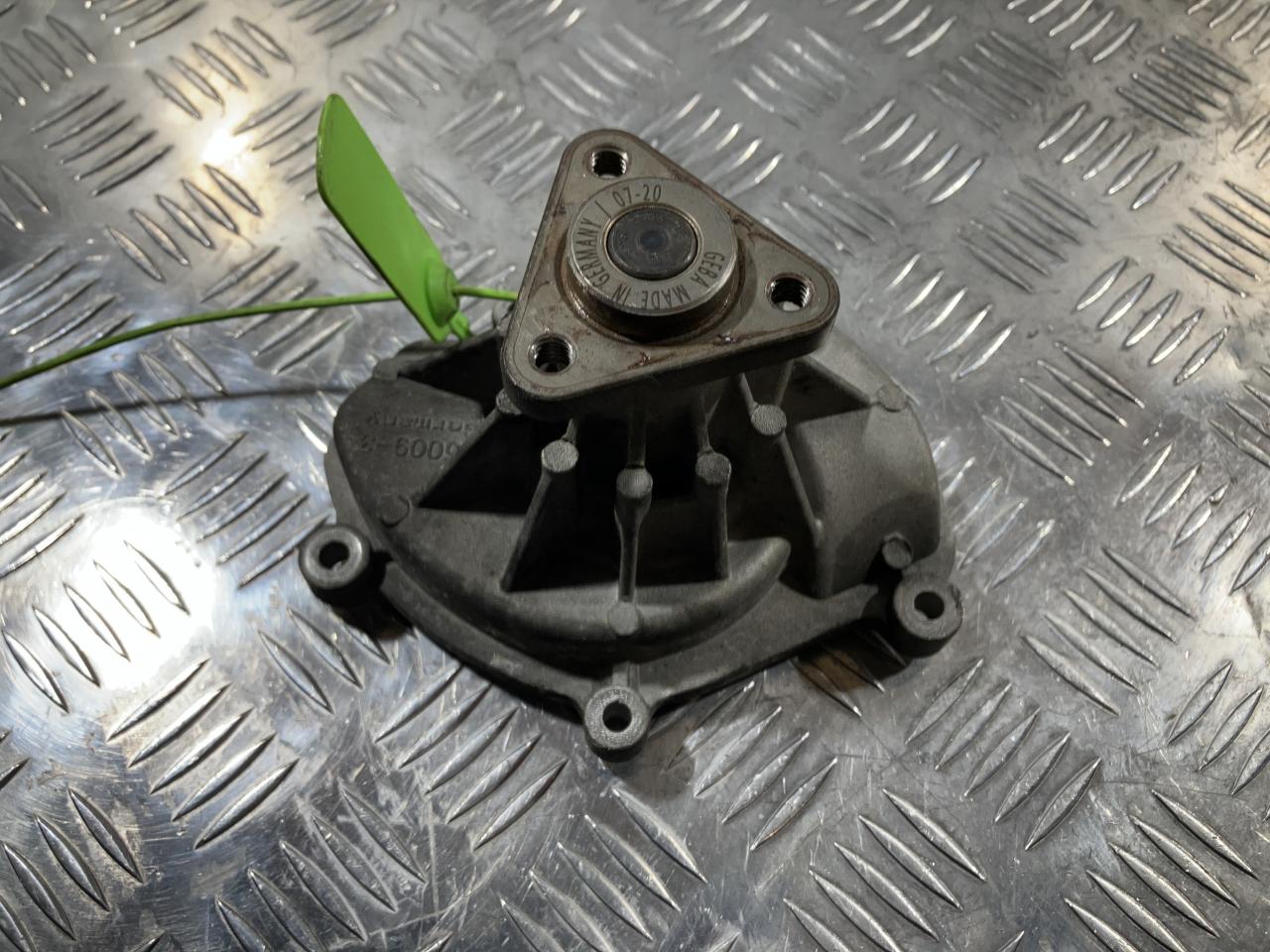 помпа Porsche Panamera 970 2011, 4.8 л., M 48.40, бензин, АКПП, хетчбэк 5 дв., 94810603301 - фото №1