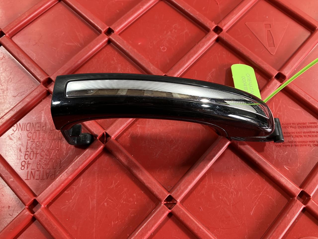 ручка наружная Audi Q7 4L 2008, 4.2 л., BAR, бензин, АКПП, внедорожник 5 дв., 4L0837205BGRU, 4L0837205AGRU, 4L0837205G - фото №1