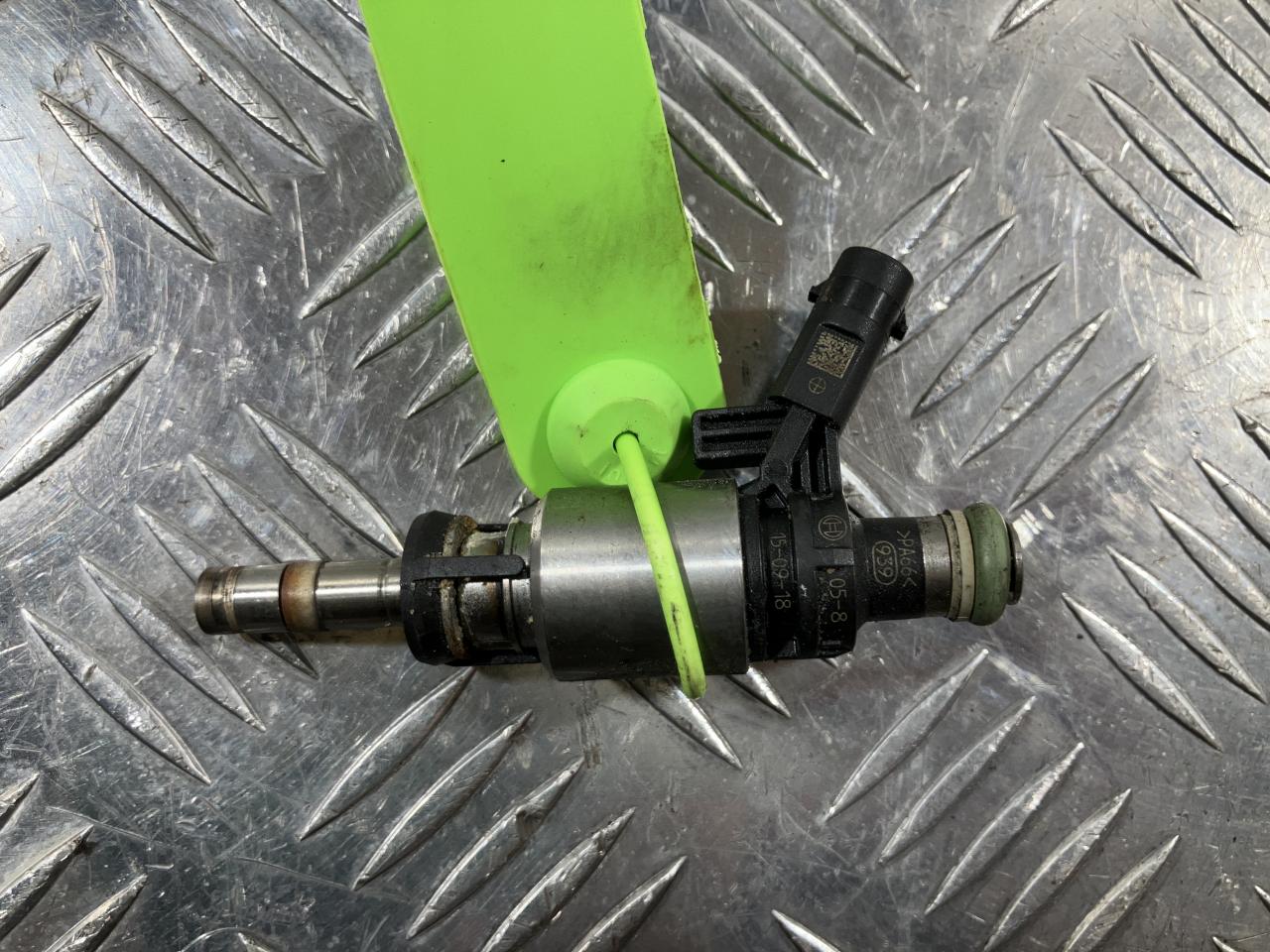 форсунка Audi A5 8T 2010, 2.0 л., CAEB, бензин, АКПП, седан, 06H906036N, 0261500164 - фото №1