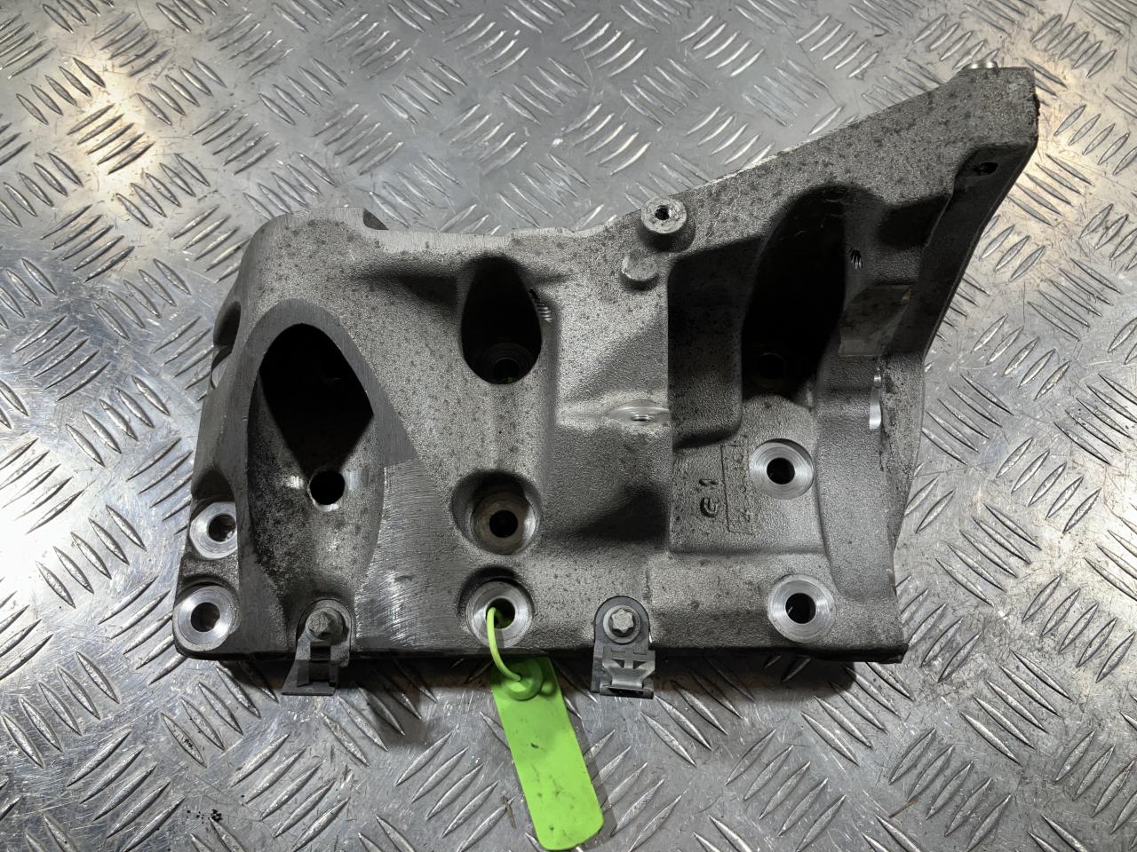 кронштейн двигателя Porsche Cayenne 958 2010, 4.8 л., M 48.02, бензин, АКПП, внедорожник 5 дв., 9481022151R - фото №1