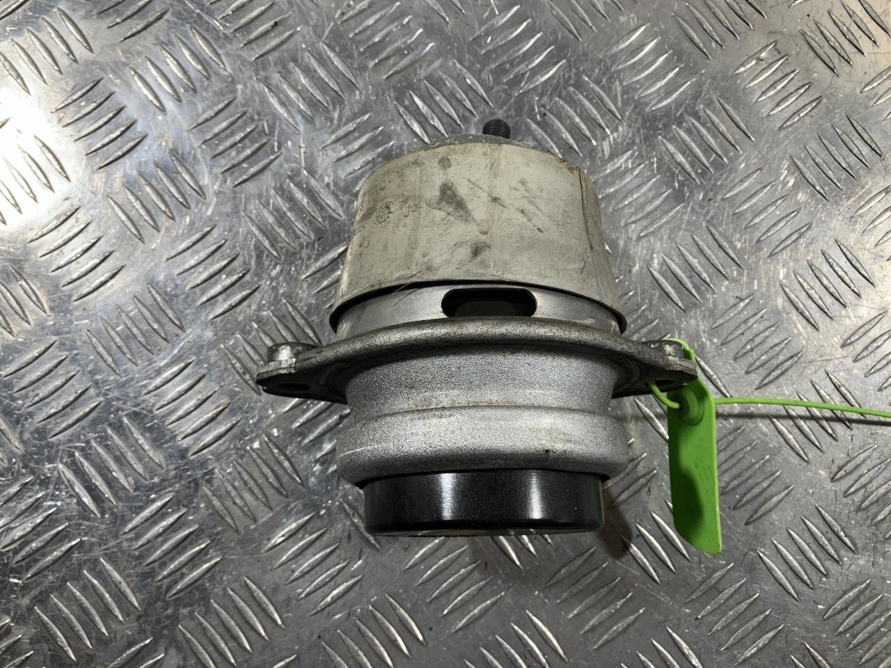 подушка крепления двигателя Porsche Cayenne 958 2011, 4.8 л., M 48.02, бензин, АКПП, внедорожник 5 дв., 94837505003 - фото №1