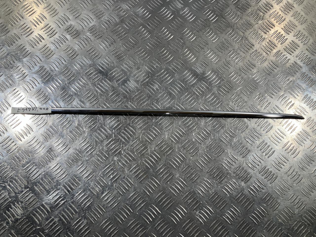 молдинг двери задней левой Mercedes-Benz E-Класс W212/S212/C207/A207 2011, 3.5 л., M 276.952, бензин, АКПП, седан - фото №1