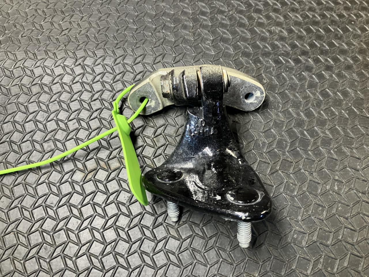 петля двери Porsche Panamera 970 2011, 4.8 л., M 48.20, бензин, АКПП, хетчбэк 5 дв., 97053161900 - фото №1