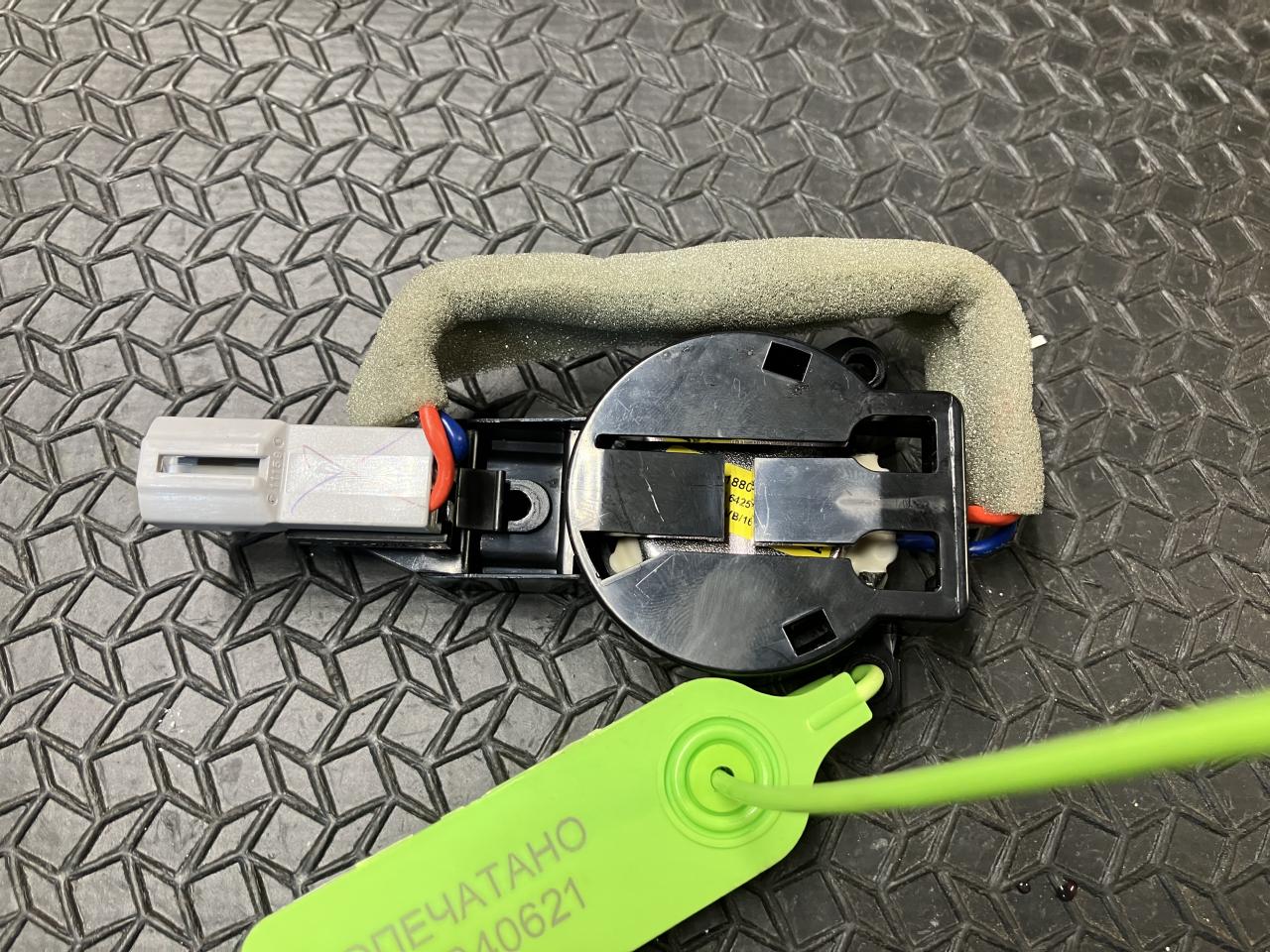 динамик высокочастотный (пищалка) Jaguar F-Pace 1 поколение X761 2017, 2.0 л., 204PT, бензин, BJ32-18808-AC - фото №1