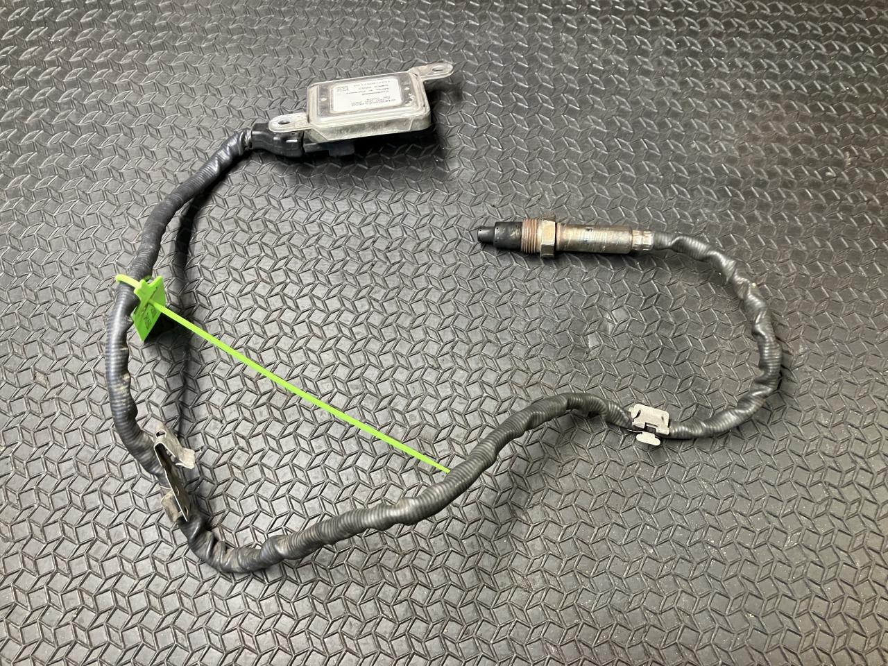 лямбда-зонд Mercedes-Benz GL-Класс X166 2013, 3.0 л., дизель, седан, A0009052900 - фото №1