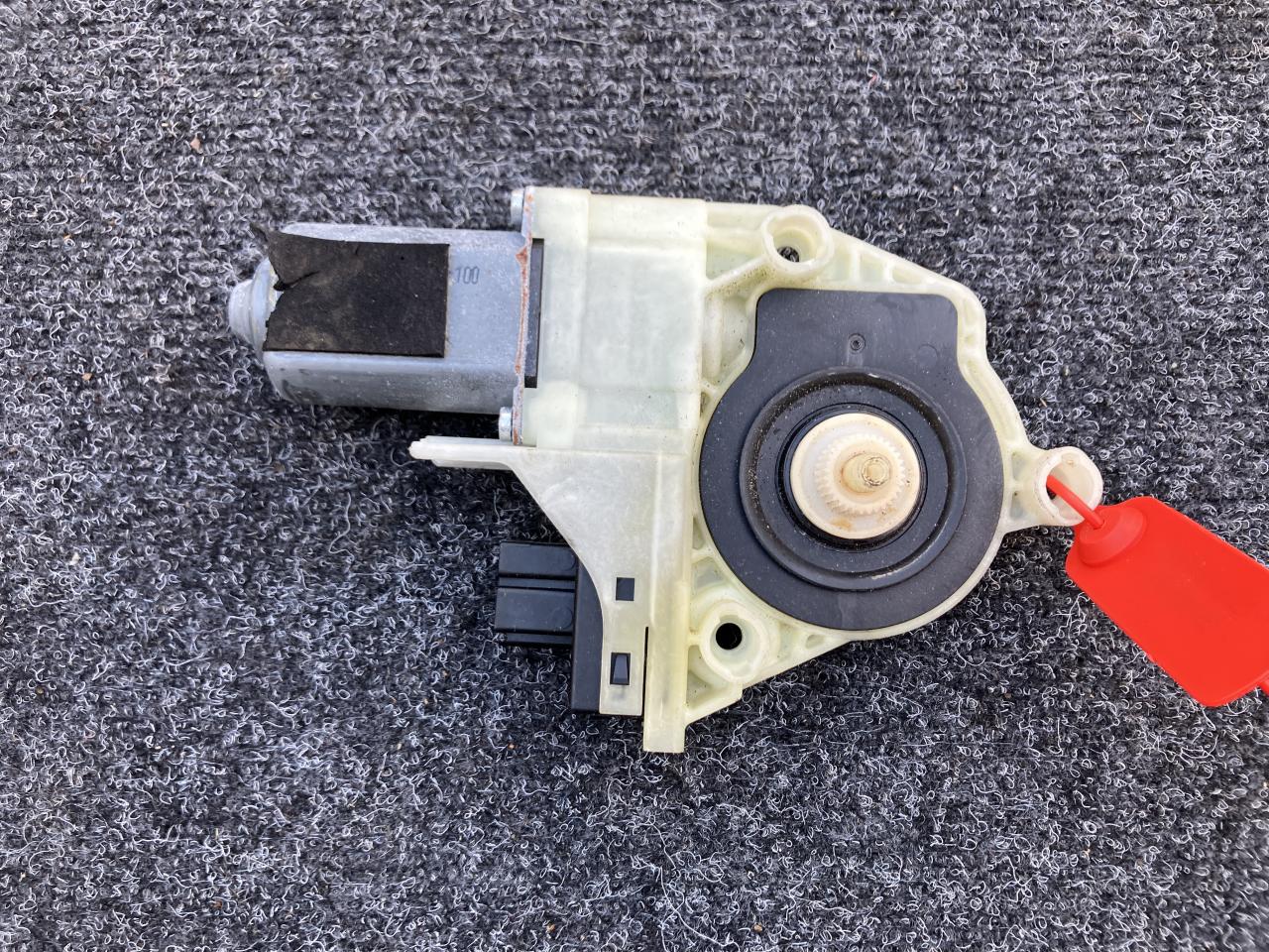 моторчик стеклоподъемника Porsche Panamera 970 2012, 4.8 л., M 48.20, бензин, АКПП, хетчбэк 5 дв., 0536011001 - фото №1