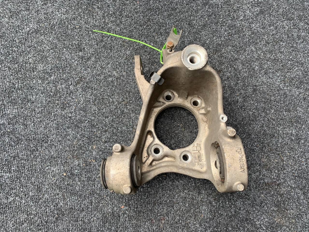 кулак задний левый Audi A8 D4/4H 2010, 4.2 л., CDRA, бензин, седан, 4H0505431C, 4H0505431D - фото №1