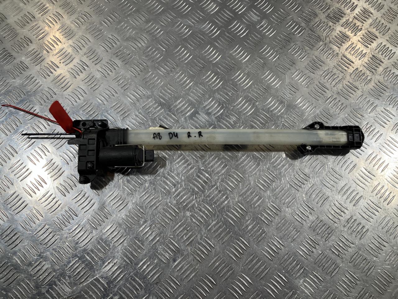 шторка солнцезащитная двери Audi A8 D4/4H 2011, 4.2 л., CDRA, бензин, АКПП, седан, 4H0861964 - фото №1