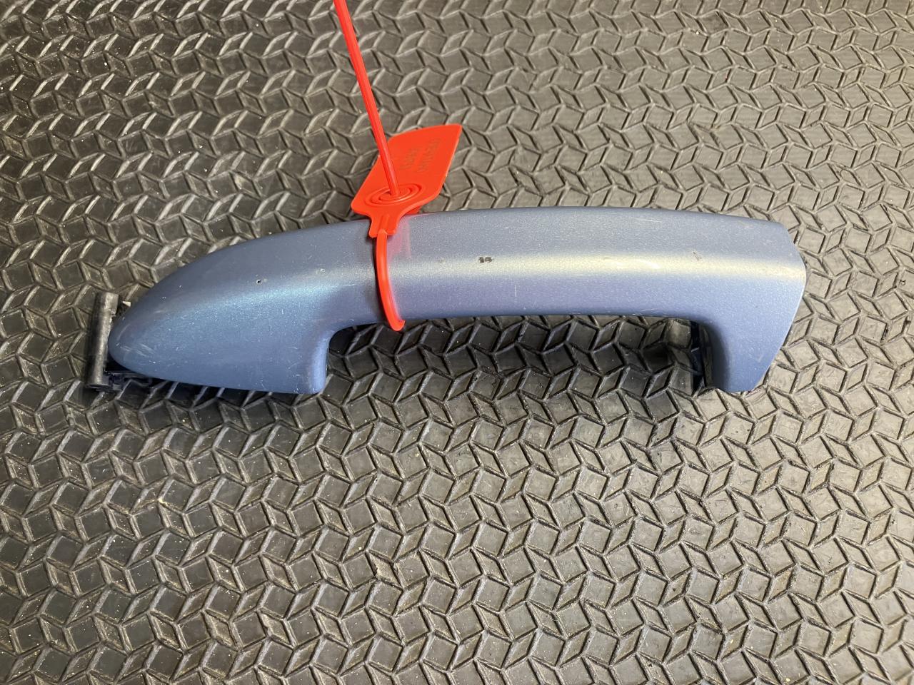 ручка наружная Volkswagen Passat CC 1 поколение 2012, 2.0 л., CCZB, бензин, АКПП, купе, 3C0837206 - фото №1