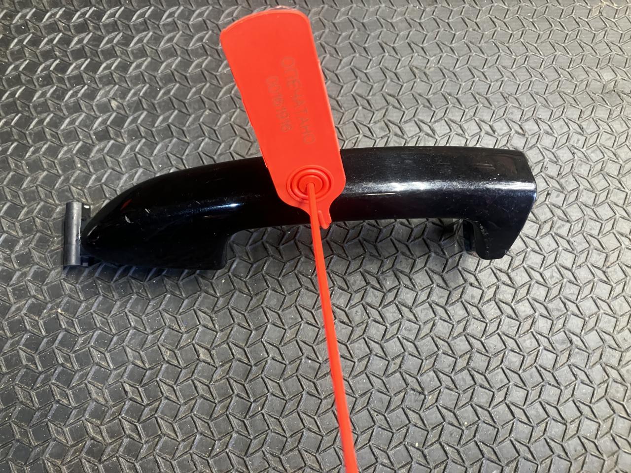 ручка наружная задняя правая Volkswagen Passat CC 1 поколение 2012, 2.0 л., CCZB, бензин, АКПП, купе, 3C0837206 - фото №1