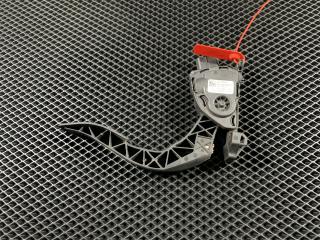 педаль Audi A8 D4/4H 2011, 4.2 л., CDRA, бензин, седан, 8K1723523A