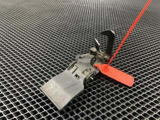 захватный крюк капота Audi A8 D4/4H 2012, 4.2 л., CDRA, бензин, МКПП, седан, 4H0823485C, 4H0823485D