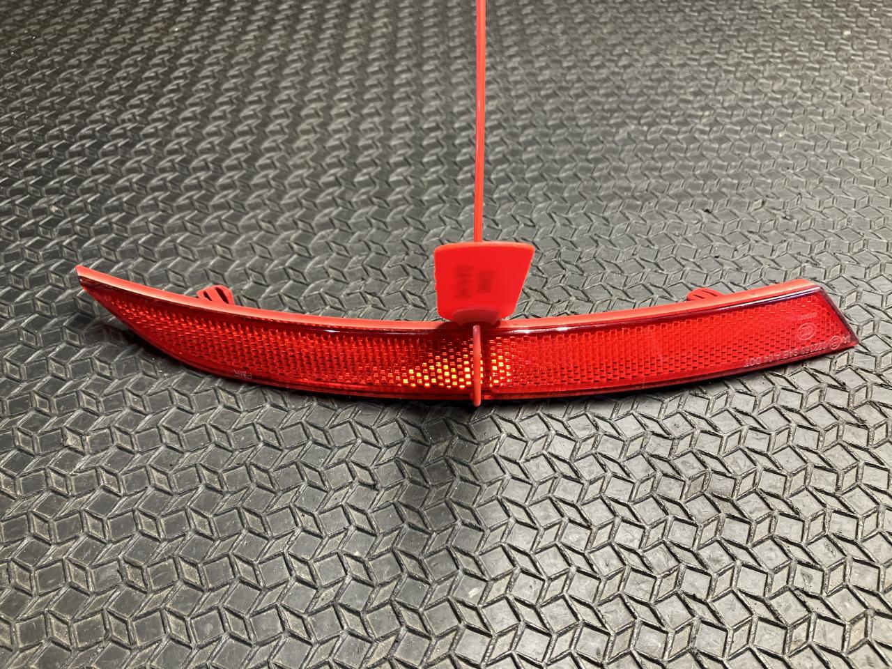 фонарь противотуманный правый Volkswagen Passat CC 1 поколение 2010, 2.0 л., CBFA, бензин, АКПП, купе, 3C8945106B - фото №1