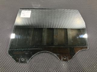 стекло двери задней левой Porsche Cayenne 957 [рестайлинг] 2009, 4.5 л., M 48.00, бензин, АКПП, внедорожник 5 дв.