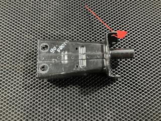 кронштейн переднего бампера Mercedes-Benz S-Класс W221 [рестайлинг] 2009, 5.5 л., M 273.961, бензин, седан