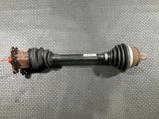 полуось передняя правая (приводной вал, ШРУС) Audi A8 D3 [рестайлинг] 2007, 4.2 л., BVJ, бензин, АКПП, седан, 4E0407272P