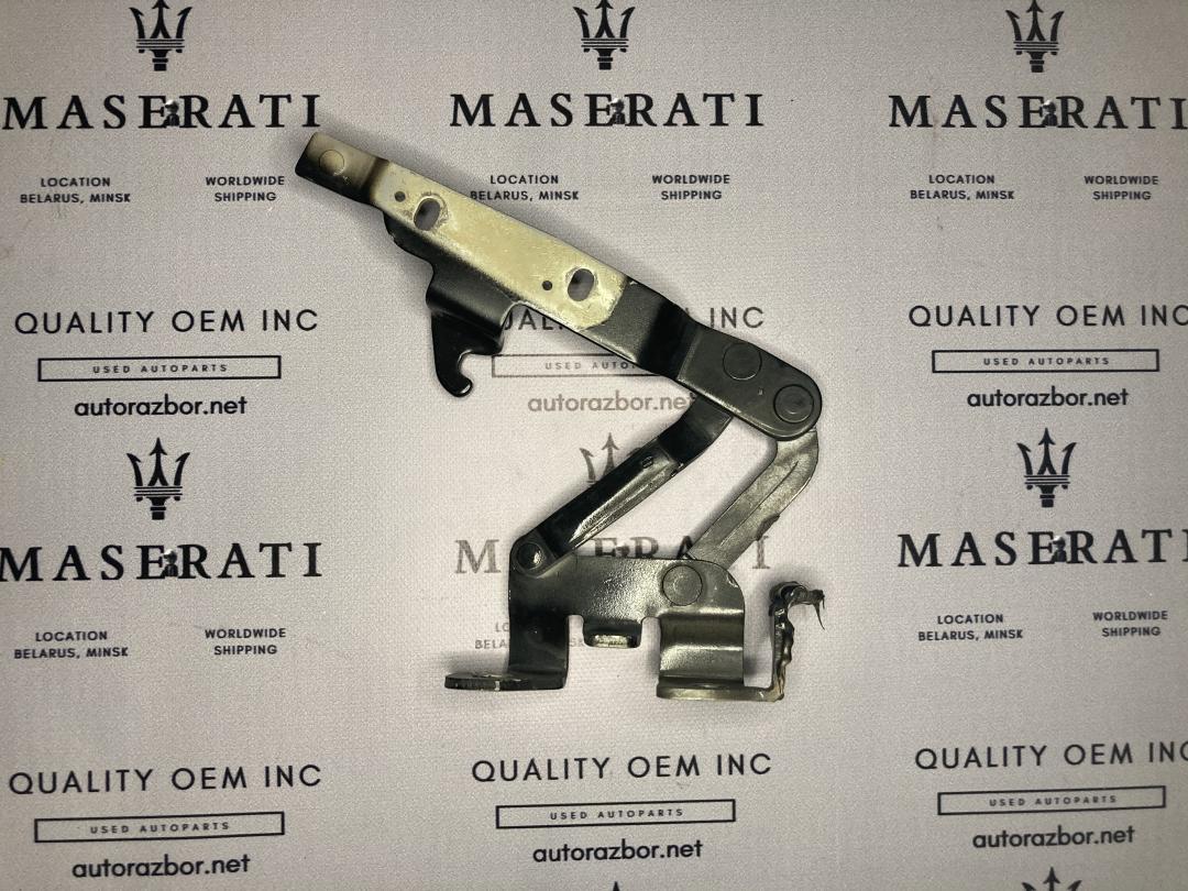 петля капота правая Maserati Quattroporte 5 поколение 2005, 4.2 л., бензин, АКПП, черный, седан, 81082600, 66883700, 66817900 - фото №1